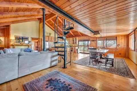 Dining - 740-935 Sugar Loaf Rd, Doyle, CA 96109 photo 2 of 4
