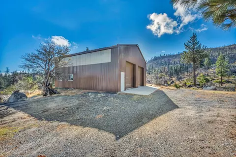 Exterior - 740-935 Sugar Loaf Rd, Doyle, CA 96109 photo 4 of 5