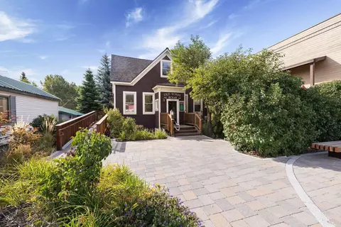10069 W River St, Truckee, CA 96161