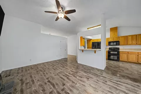 Living - 252 Tamarack Ct, Blairsden, CA 96103 photo 4 of 8