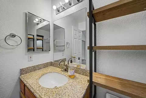 Bath - 252 Tamarack Ct, Blairsden, CA 96103 photo 5 of 5