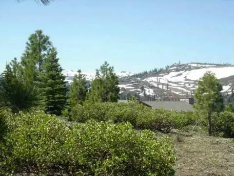 12974 Pinnacle Loop, Truckee, CA 96161 photo 2