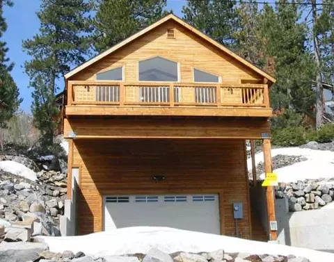 12666 Sierra Dr, Truckee, CA 96161 photo 1