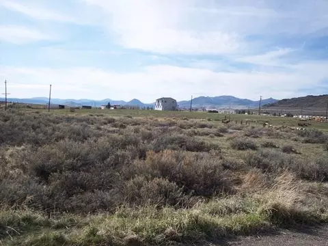 93875 Chilcoot Ave, Chilcoot, CA 96105 photo 3