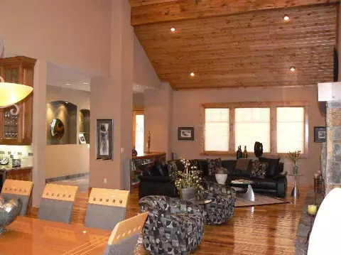 11085 Comstock Dr, Truckee, CA 96161 photo 2