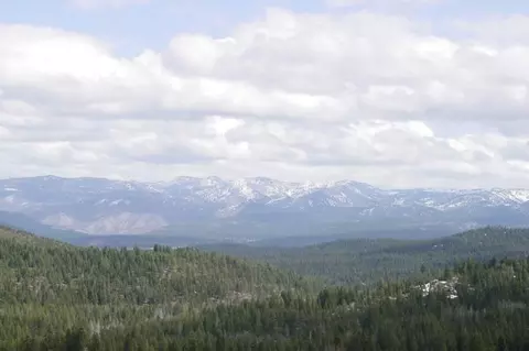 12941 Pinnacle Loop, Truckee, CA 96161 photo 2
