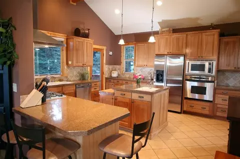 10941 Jacobs Ct, Truckee, CA 96161 photo 2