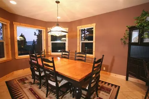 10941 Jacobs Ct, Truckee, CA 96161 photo 3