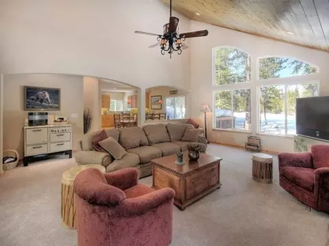 14048 Skiview Lp, Truckee, CA 96161 photo 2