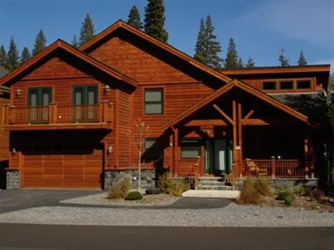 16180 Pine St, Truckee, CA 96161 photo 1