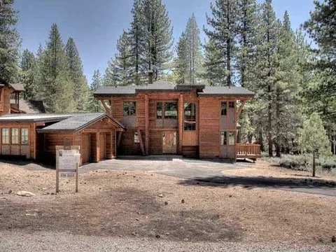 11721 Bottcher Loop, Truckee, CA 96161 photo 2