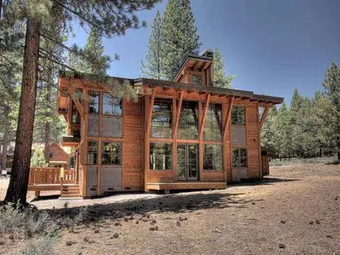 11721 Bottcher Loop, Truckee, CA 96161 photo 1