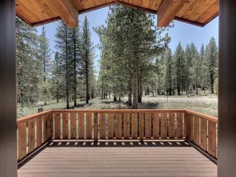 11721 Bottcher Loop, Truckee, CA 96161 photo 5