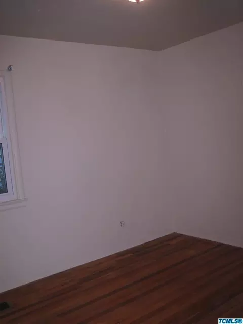 921 E Laurel Ave, Visalia, CA 93292 photo 7