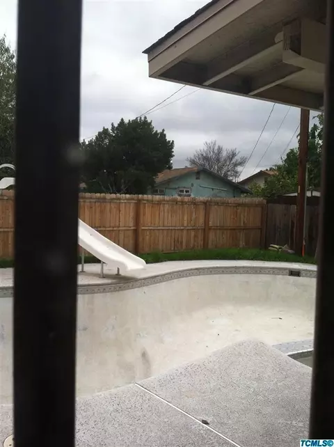 211 E Sweet Ave, Visalia, CA 93291 photo 12