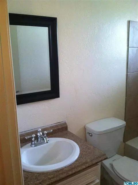 211 E Sweet Ave, Visalia, CA 93291 photo 9
