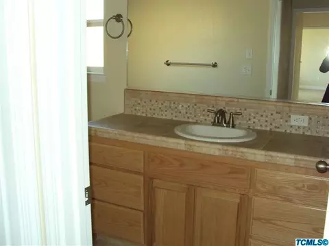 677 Glenn View Ct, Exeter, CA 93221 photo 9