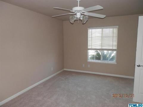 2155 E Alpine Ct, Tulare, CA 93274 photo 4