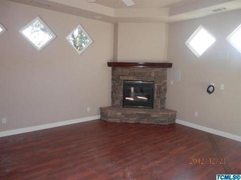 2155 E Alpine Ct, Tulare, CA 93274 photo 9