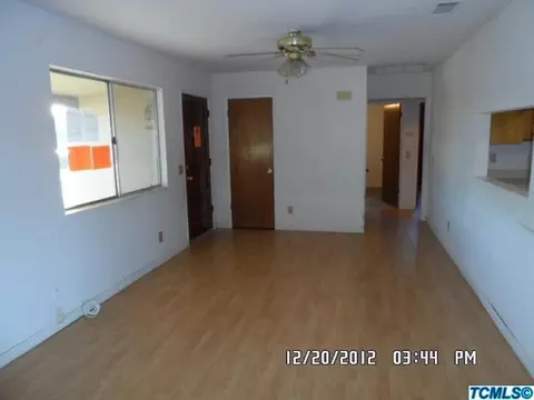 8664 E Ostler St, Selma, CA 93662 photo 2