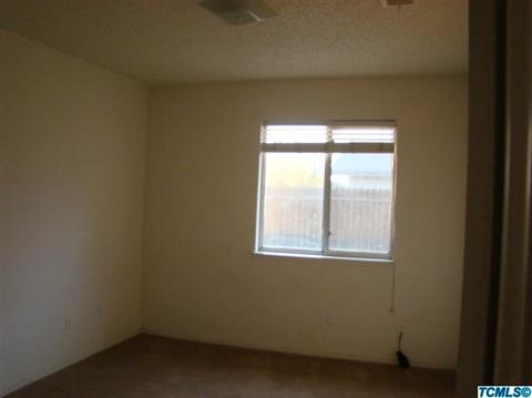 1139 E Azalea Ave, Earlimart, CA 93219 photo 5