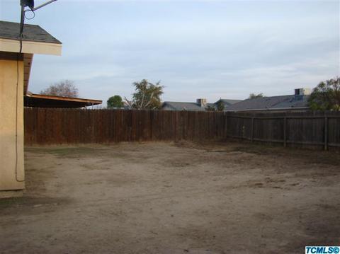 1139 E Azalea Ave, Earlimart, CA 93219 photo 2