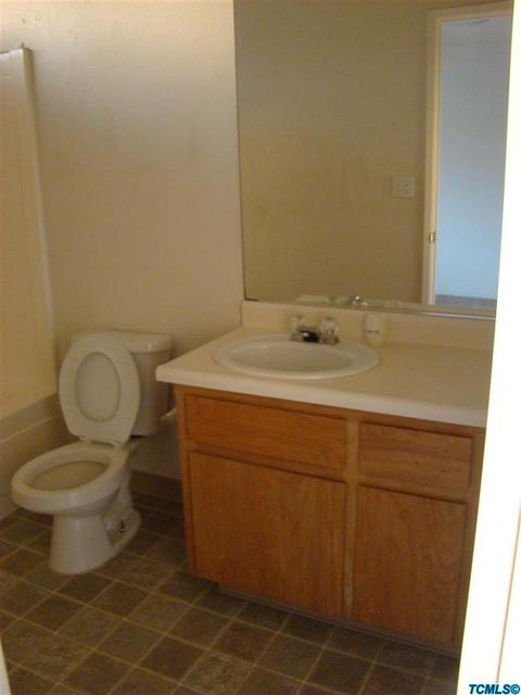 1139 E Azalea Ave, Earlimart, CA 93219 photo 6