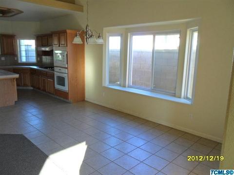 437 E Stanley Ave, Reedley, CA 93654 photo 3