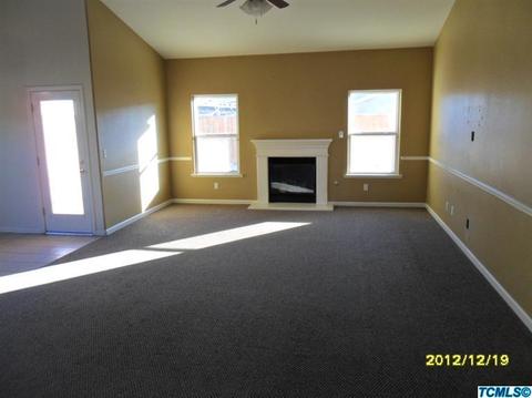 437 E Stanley Ave, Reedley, CA 93654 photo 2