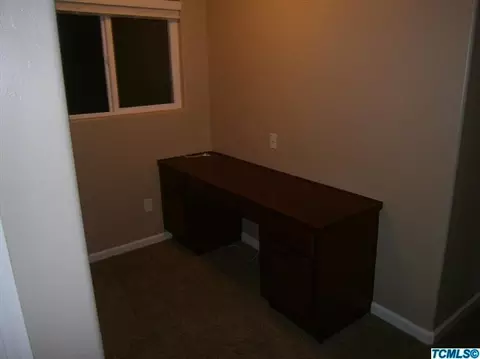 2136 E Victor Ave, Visalia, CA 93292 photo 8