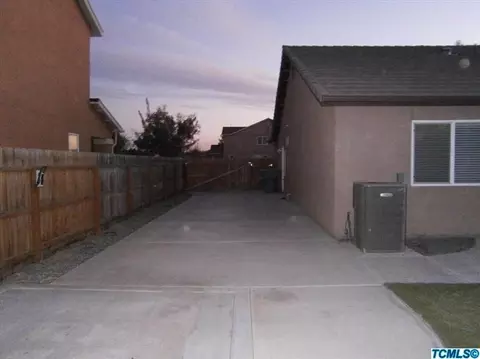 2136 E Victor Ave, Visalia, CA 93292 photo 12