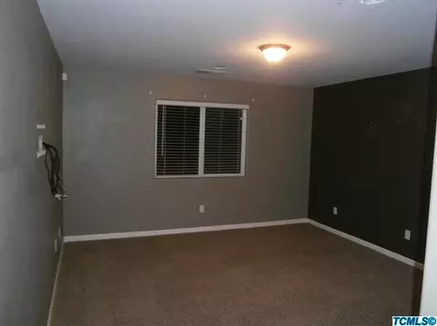 2136 E Victor Ave, Visalia, CA 93292 photo 4