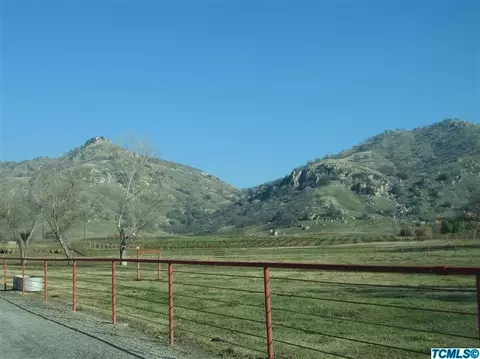 18402 Road 320, Springville, CA 93265 photo 2