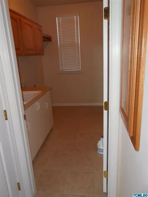 1623 E Victor Ave, Visalia, CA 93292 photo 8