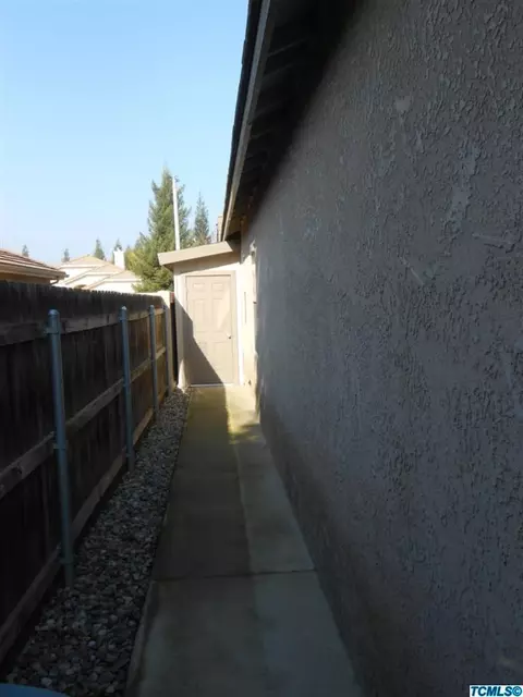 1623 E Victor Ave, Visalia, CA 93292 photo 11