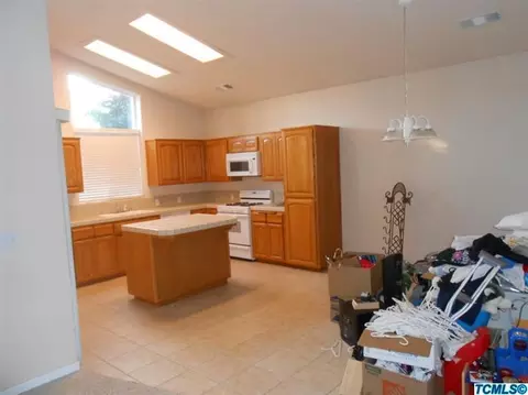 1623 E Victor Ave, Visalia, CA 93292 photo 4