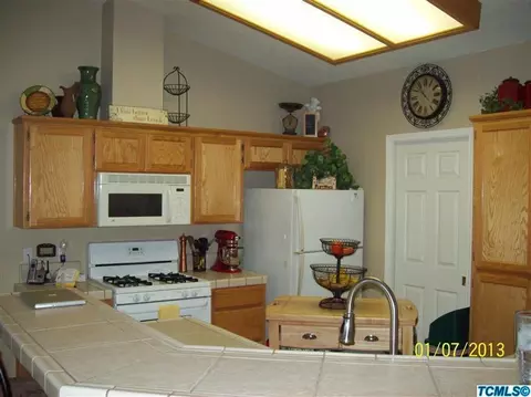 1618 E Knight Ct, Visalia, CA 93292 photo 5
