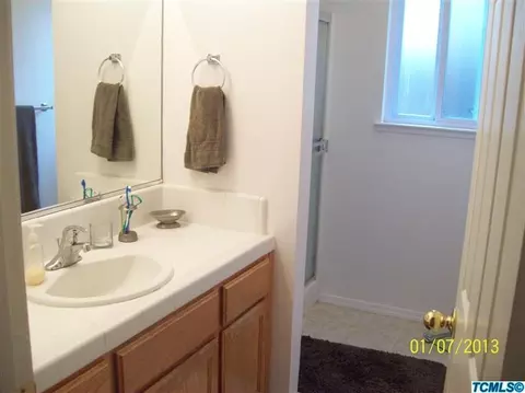 1618 E Knight Ct, Visalia, CA 93292 photo 10