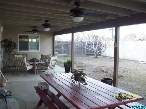 1618 E Knight Ct, Visalia, CA 93292 photo 12