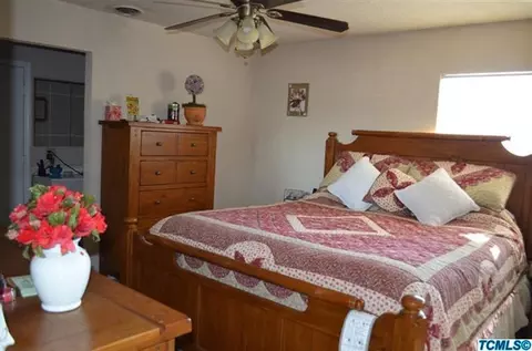 230 Meadow, Lemoore, CA 93245 photo 7