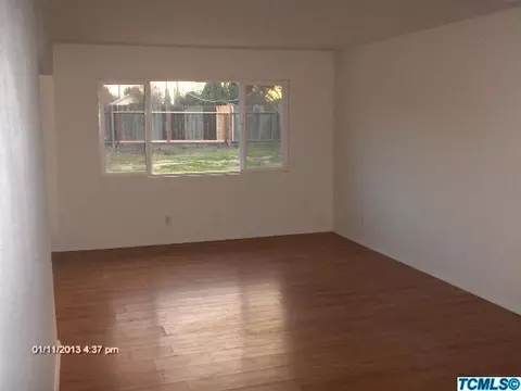 161 E D St, Lemoore, CA 93245 photo 3