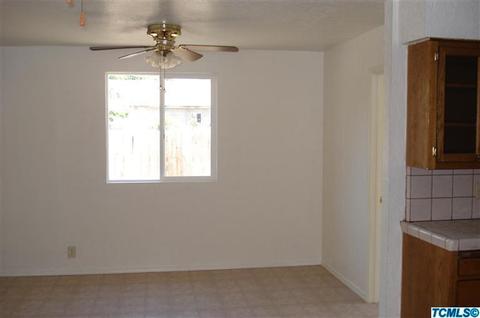 19762 Oklahoma Ave, Strathmore, CA 93267 photo 3