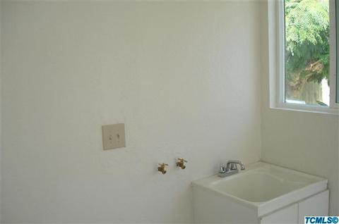 19762 Oklahoma Ave, Strathmore, CA 93267 photo 4