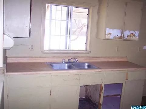 12602 2nd Dr, Cutler, CA 93615 photo 3