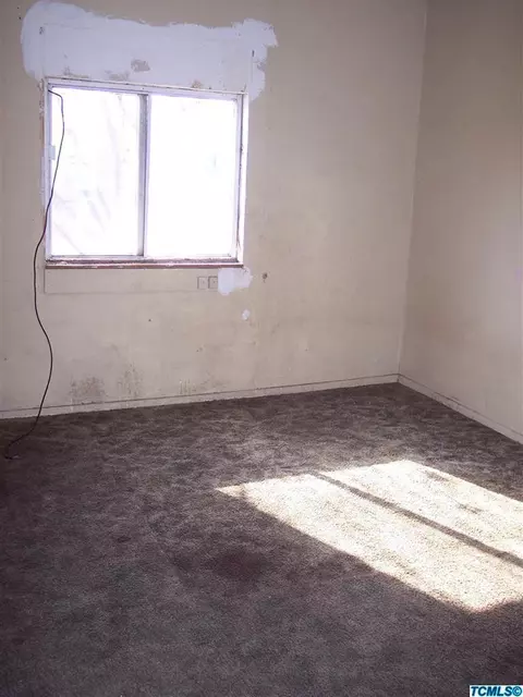 12602 2nd Dr, Cutler, CA 93615 photo 5