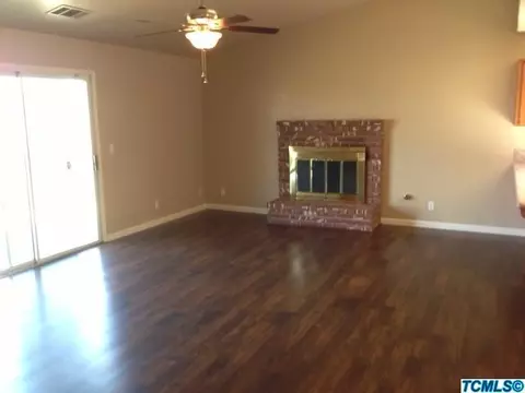 615 N Quince Ave, Exeter, CA 93221 photo 3