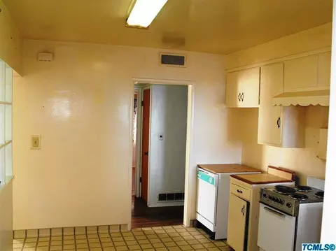 638 E Myra Ave, Reedley, CA 93654 photo 5