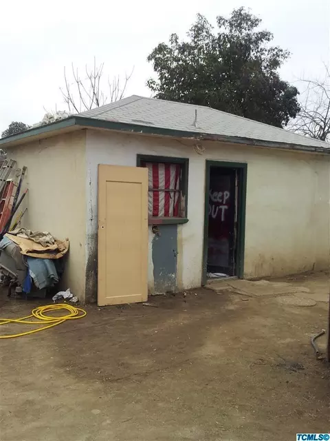1296 E Sequoia Ave, Tulare, CA 93274 photo 9