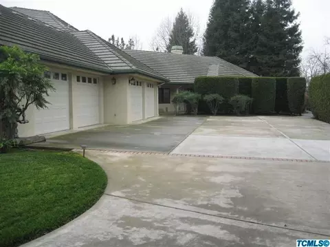 825 Sol Rd, Visalia, CA 93292 photo 2