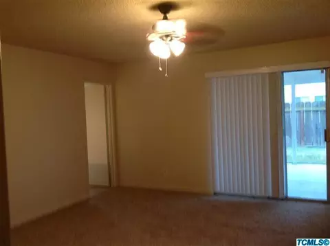 161 W Glendale, Lemoore, CA 93245 photo 12